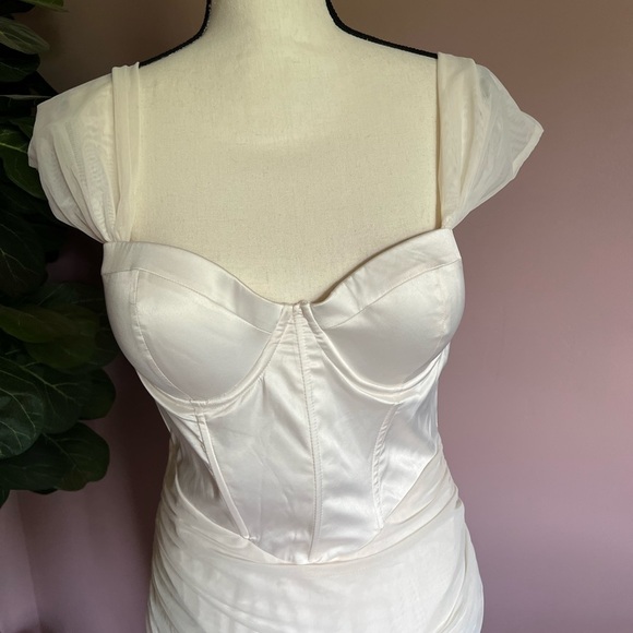 Oh Polly Cecily Dress Cream SEE DESCRIPTION - Picture 4 of 12